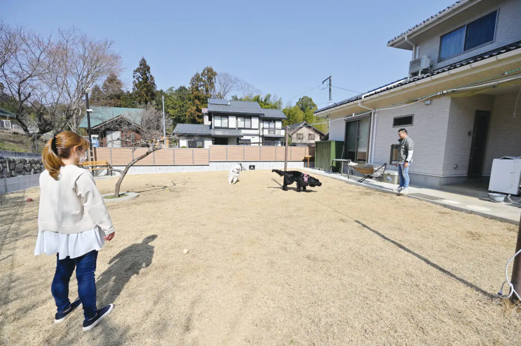 大型犬と暮らすドッグラン付き住宅